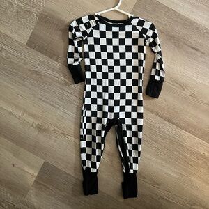LITTLE SLEEPIES: Crescent zippy in Cool Checks